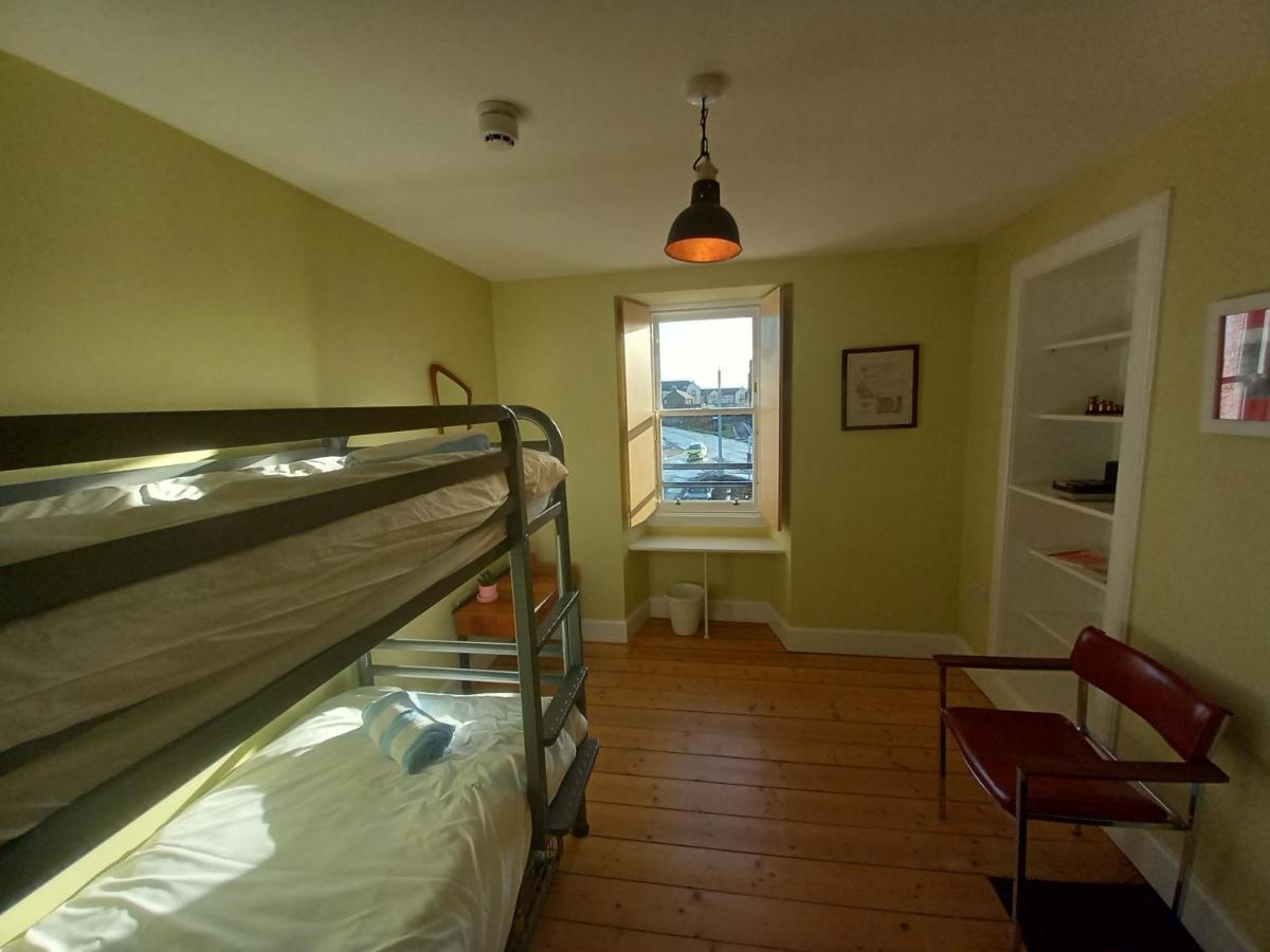 The Dolphin Inn Hostel Dunbar Exterior photo