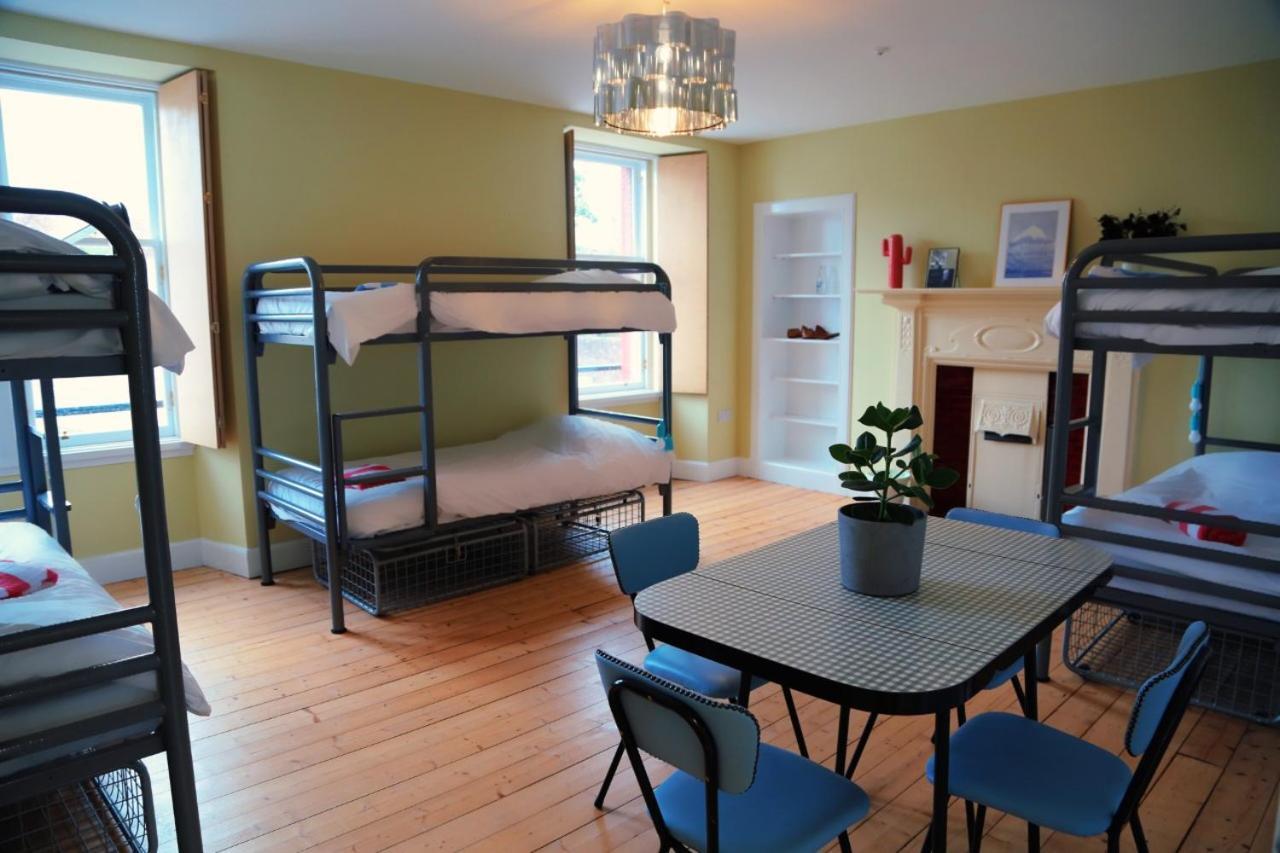 The Dolphin Inn Hostel Dunbar Exterior photo