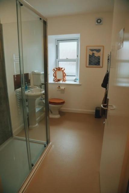 The Dolphin Inn Hostel Dunbar Exterior photo