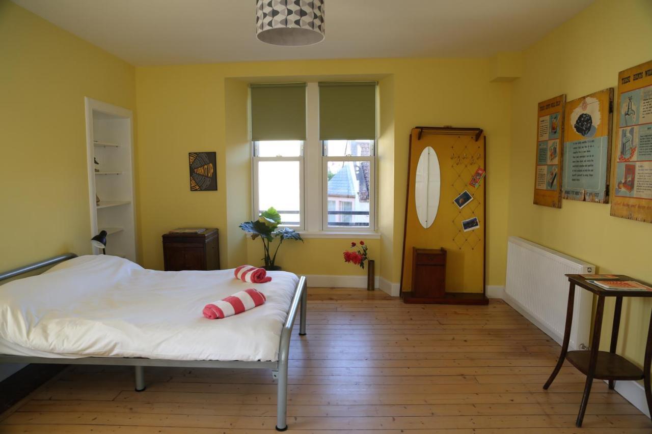 The Dolphin Inn Hostel Dunbar Exterior photo